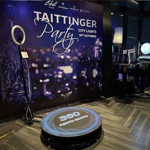 cho-thue-buc-xoay-360-do