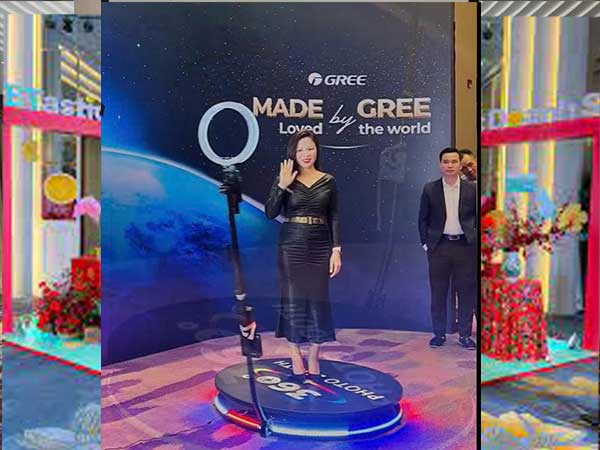 Tăng Kết Nối & Lan Tỏa Văn Hóa: Photobooth 360 Độ Cho Sự Kiện Nội Bộ Doanh Nghiệp - ĐT: 0912502060 gia cho thue buc xoay 360 do