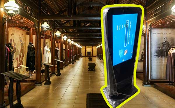 Ứng dụng standee điện tử gắn Tivi trong doanh nghiệp và cơ quan nhà nước - ĐT: 0912502060 Standee điện tử phù hợp không gian bảo tàng khu trưng bày sang trọng, showroom giới thiệu