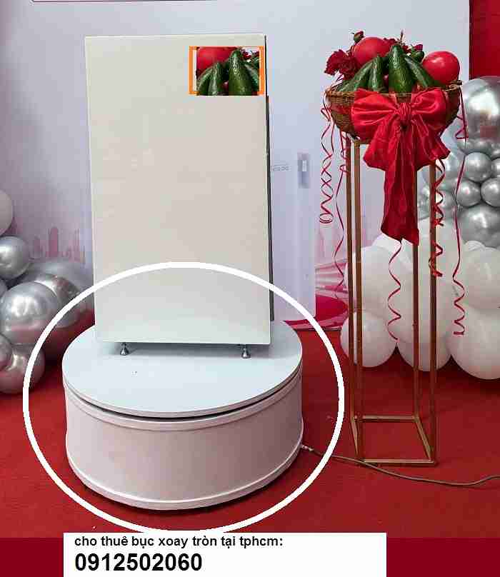 Ý tưởng số 2 — “Sản phẩm tự kể câu chuyện”  | Trưng bày sản phẩm | Bục xoay tròn 360 độ | Cho Thuê | TPHCM